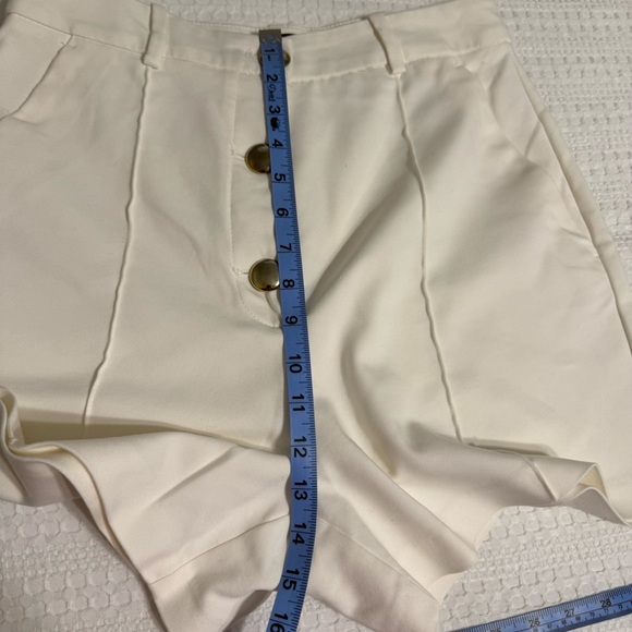 Elegant White High-waist Women's Shorts - Picture 8 of 11